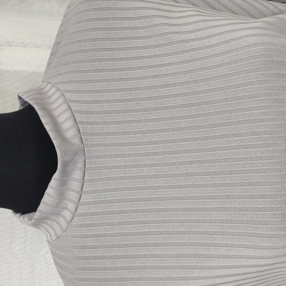 Missguided ribbed mock neck short sleeve blouse, gray, size 6(L), EUC - Picture 3 of 9